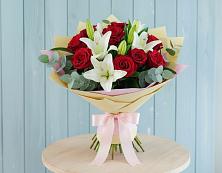 Букет цветов из:  Лилии и Розы в Мышкине