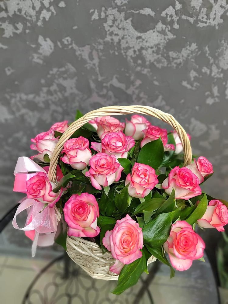 Цветочная композиция из Розы в корзине в Мышкине