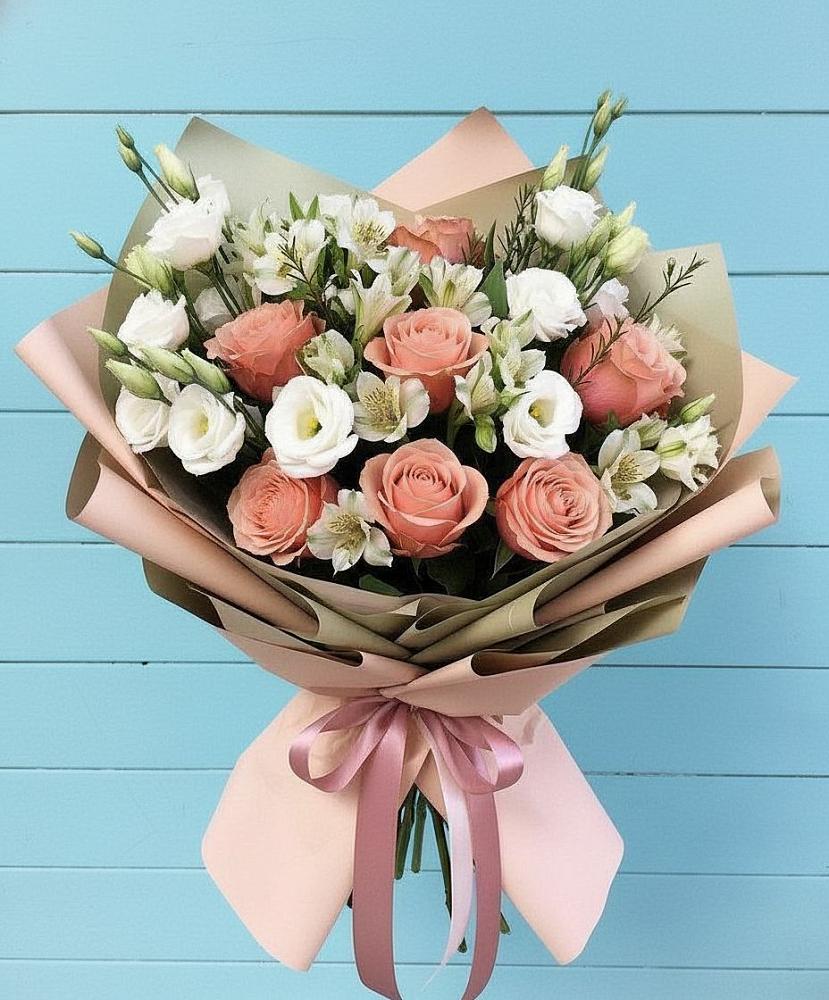 Букет цветов из: Розы, Альстромерии и Лизиантусы в Мышкине