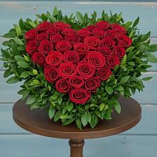 Цветочная композиция из Розы в виде сердца в Мышкине