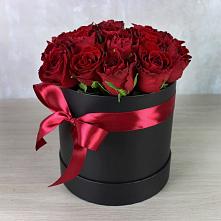 Цветочная композиция из Розы в шляпной коробке в Мышкине