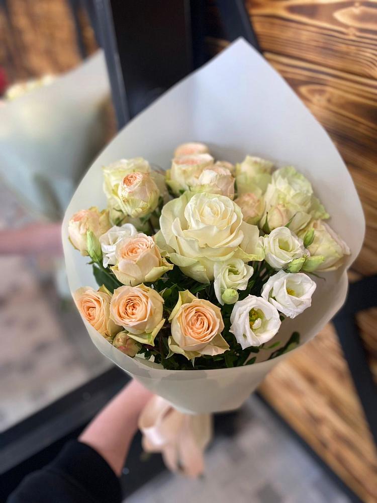 Букет цветов из: Розы и Лизиантусы в Мышкине